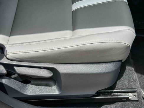 Used 2025 Toyota Camry SE w/ Convenience Package FWD image 23