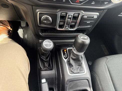 Used 2021 Jeep Wrangler Sport w/ Sun And Sound Package image 24