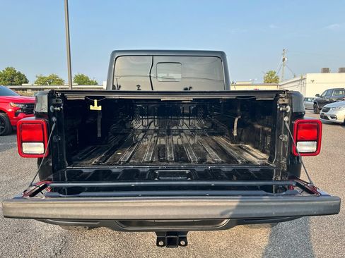Used 2021 Jeep Gladiator Overland w/ Popular Equipment Package AWD/4WD image 13