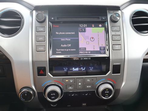 Used 2015 Toyota Tundra Limited w/ Limited Premium Package image 18