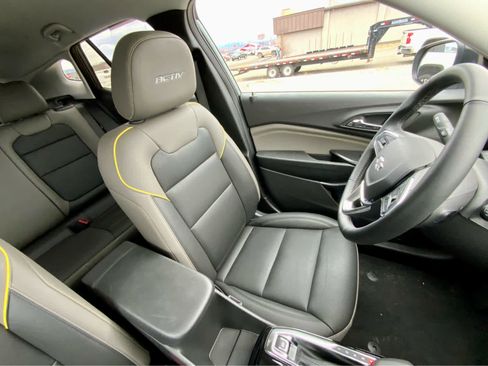 Certified 2025 Chevrolet Trax ACTIV image 25