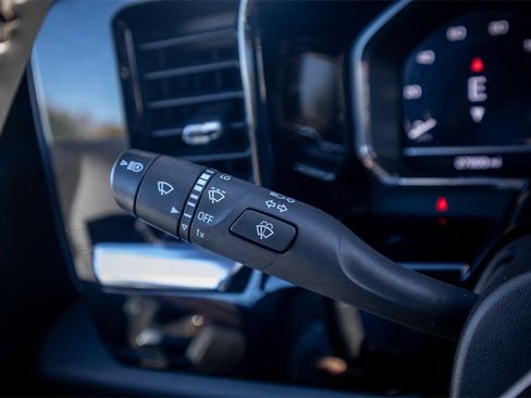 Used 2024 GMC Sierra 1500 Elevation image 15