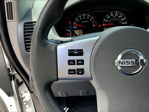 Used 2021 Nissan Frontier SV w/ Midnight Edition Floor Mats AWD/4WD image 14