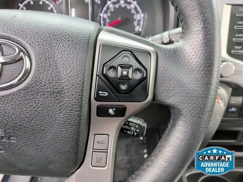 Used 2022 Toyota 4Runner SR5 Premium w/ Moonroof Package AWD/4WD image 17