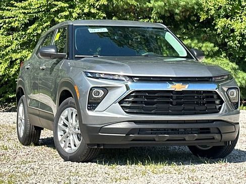 New 2026 Chevrolet TrailBlazer LS w/ LS Convenience Package FWD image 2