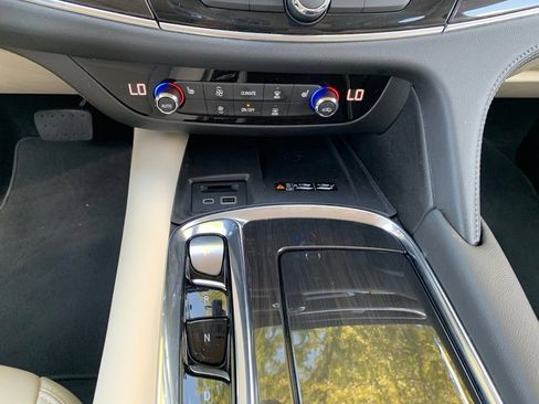 Used 2023 Buick Enclave Essence w/ Experience Buick Package FWD image 12
