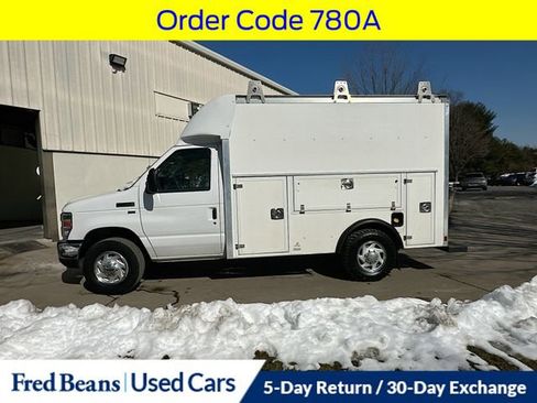 Used 2018 Ford E-350 and Econoline 350 Super Duty w/ Power Windows & Locks Group image 5