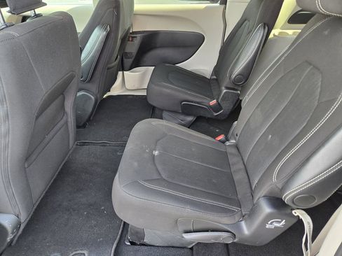 Used 2024 Chrysler Voyager LX FWD image 18