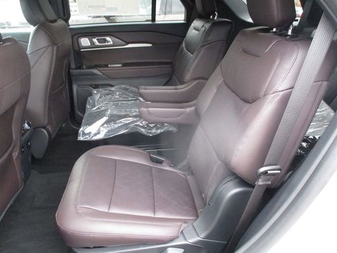 New 2026 Ford Explorer Platinum image 12