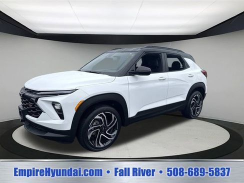 Used 2024 Chevrolet TrailBlazer RS w/ Driver Confidence Package AWD/4WD image 1