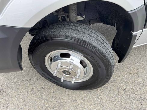 Used 2016 Mercedes-Benz Sprinter 3500 image 32