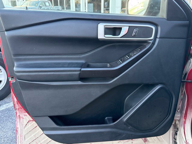 Used 2020 Ford Explorer XLT w/ Equipment Group 202A AWD/4WD image 15
