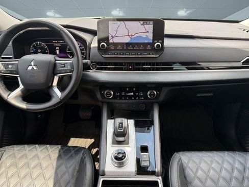 Used 2023 Mitsubishi Outlander SEL image 16