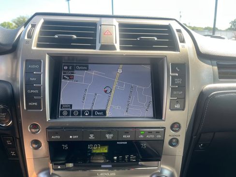Used 2021 Lexus GX 460 Premium w/ Accessory Package AWD/4WD image 17