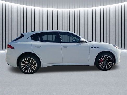 Certified 2023 Maserati Grecale Modena image 2