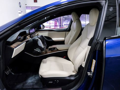 Used 2023 Tesla Model S Standard Range image 4