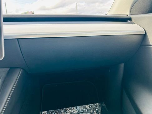 Used 2021 Tesla Model Y Performance image 35