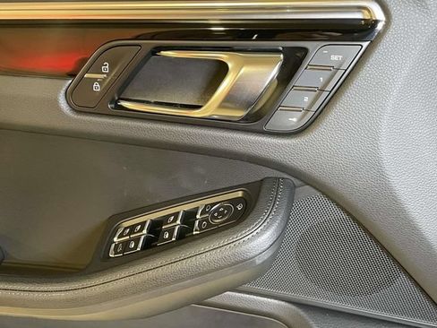 Certified 2026 Porsche Macan AWD/4WD image 39