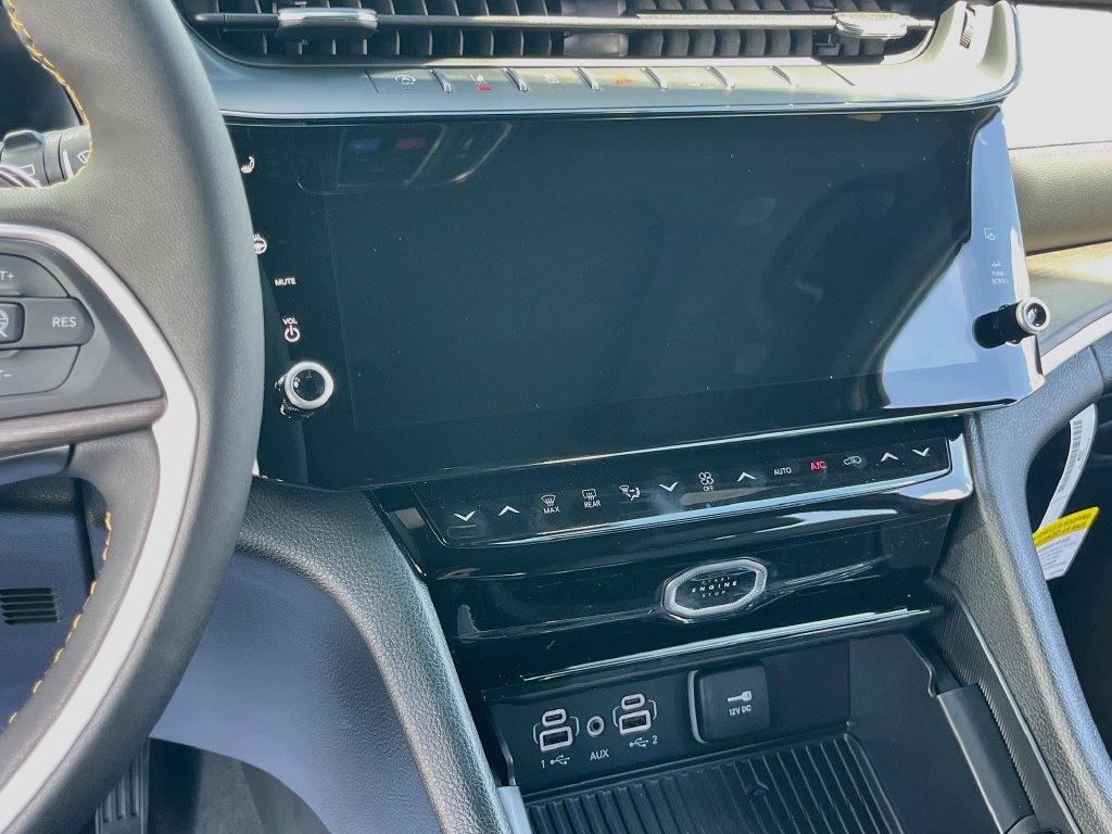 New 2026 Jeep Grand Cherokee Limited AWD/4WD image 13