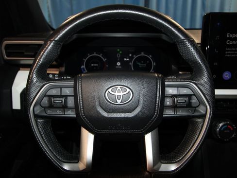 Used 2024 Toyota Tacoma TRD Off-Road AWD/4WD image 10