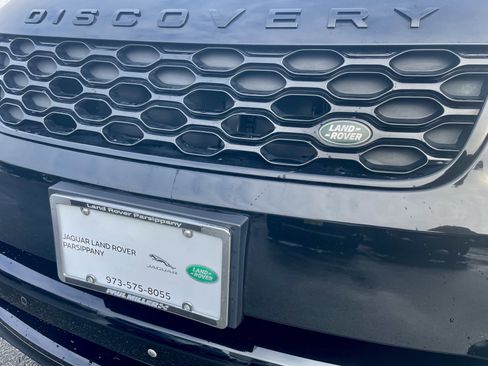 Used 2024 Land Rover Discovery Dynamic SE image 35