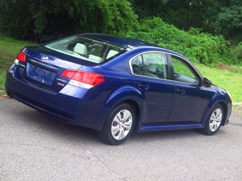 Used 2011 Subaru Legacy 2.5i AWD/4WD image 19