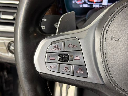 Used 2020 BMW 740i w/ M Sport Package image 27