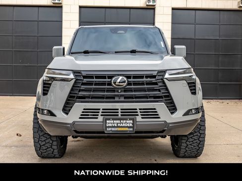 Used 2024 Lexus GX 550 w/ Accessory Package (2T) AWD/4WD image 4