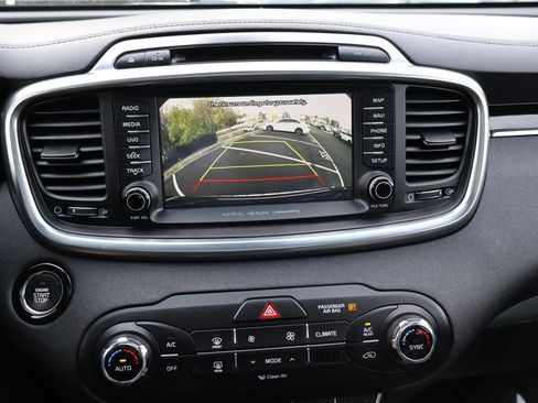 Used 2018 Kia Sorento SX image 21