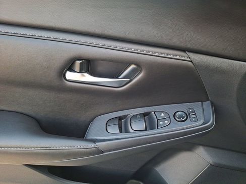 Used 2024 Nissan Sentra SV w/ Trunk Package image 12