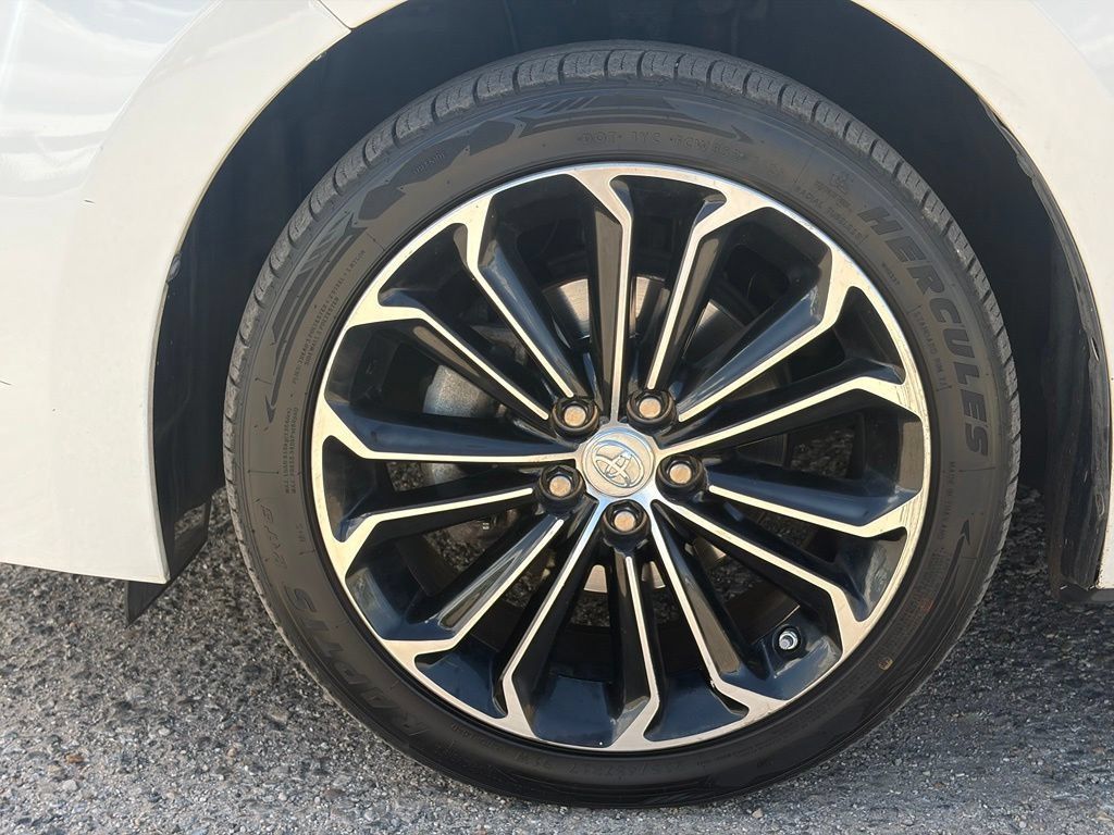 Used 2015 Toyota Corolla S FWD image 10