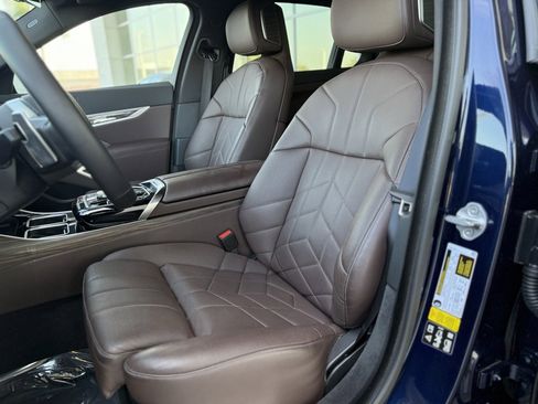 Used 2023 BMW 760i xDrive w/ Executive Package image 14