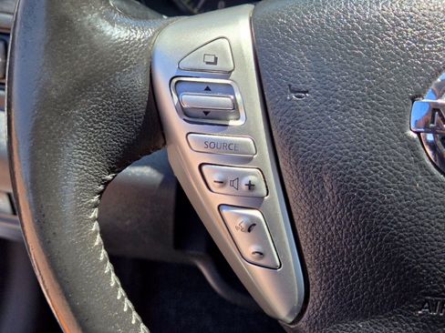 Used 2016 Nissan Versa Note SV FWD image 19