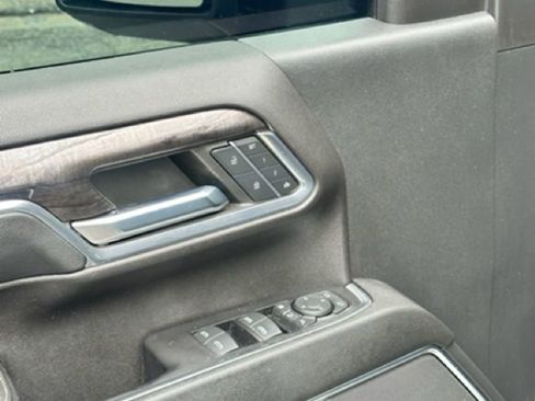 Used 2024 Chevrolet Silverado 2500 LTZ image 10