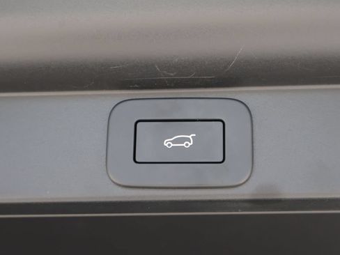Used 2023 Land Rover Range Rover SE AWD/4WD image 17