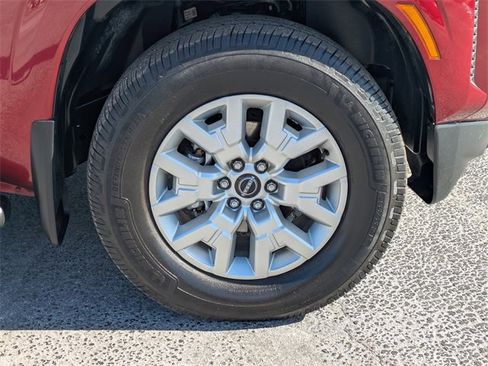 Used 2023 Nissan Frontier SV w/ SV Convenience Package image 11