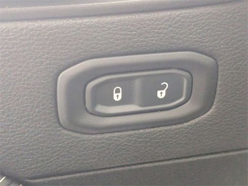 Certified 2023 Jeep Wrangler Unlimited Sahara image 12