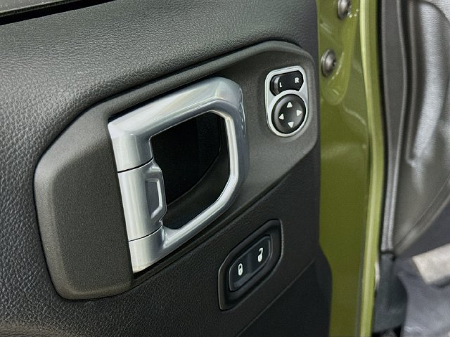 Used 2021 Jeep Wrangler Unlimited Rubicon AWD/4WD image 18