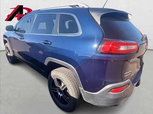 Used 2015 Jeep Cherokee Latitude w/ Comfort/Convenience Group image 2