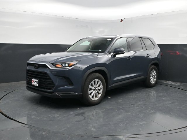 Used 2026 Toyota Grand Highlander AWD image 3
