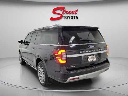 Used 2022 Ford Expedition Max Platinum AWD/4WD image 2