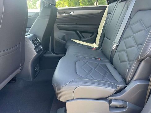 New 2026 Volkswagen Atlas Cross Sport SE FWD image 10