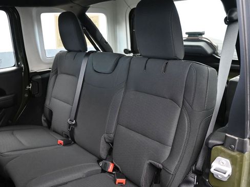 Used 2022 Jeep Wrangler Unlimited Sport image 28