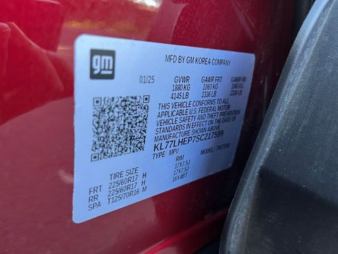 Used 2025 Chevrolet Trax LT image 27