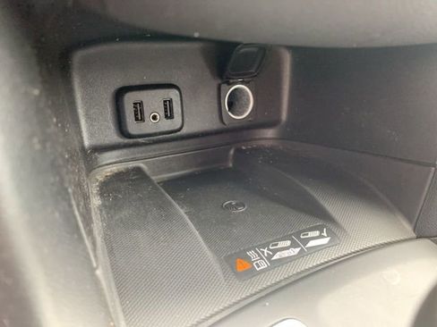 Used 2018 Chevrolet Equinox Premier image 27