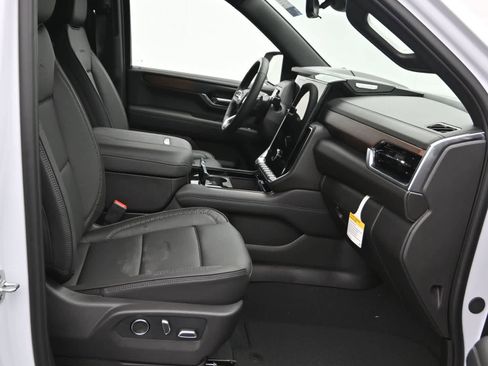 New 2026 GMC Yukon XL Denali w/ Denali Reserve Package AWD/4WD image 13