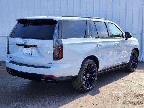 Used 2026 Cadillac Escalade Platinum Sport w/ LPO, ONYX Package AWD/4WD image 5