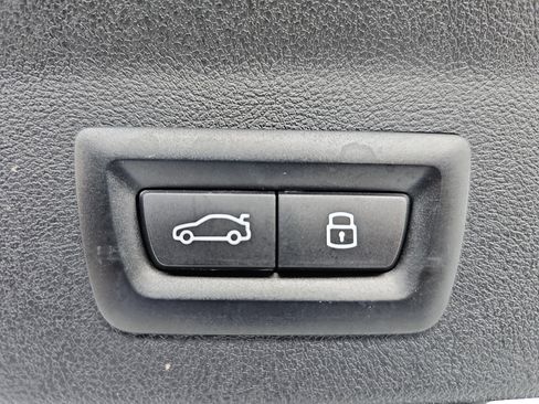 Used 2024 BMW X3 sDrive30i w/ Premium Package image 9