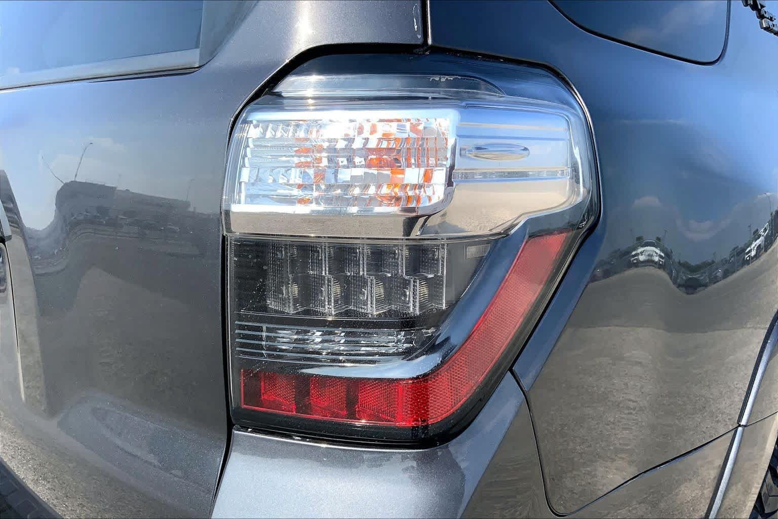 Used 2019 Toyota 4Runner TRD Off-Road Premium AWD/4WD image 30