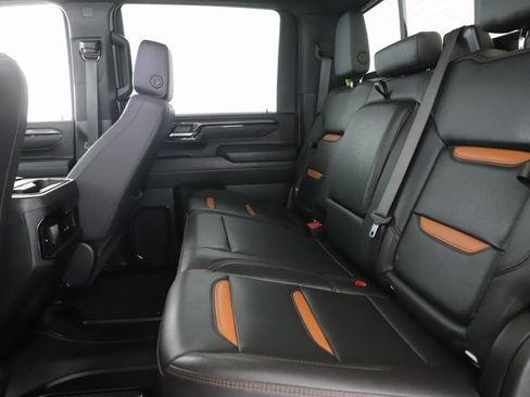 Used 2025 GMC Sierra 2500 AT4 w/ AT4 Premium Plus Package image 29